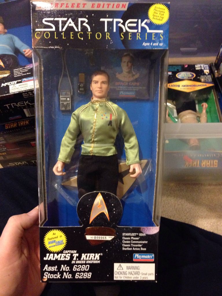 Captain Kirk In Dress Uniform - Playmates (Star Trek Collector Series) action figure collectible [Barcode 043377062882] - Main Image 2