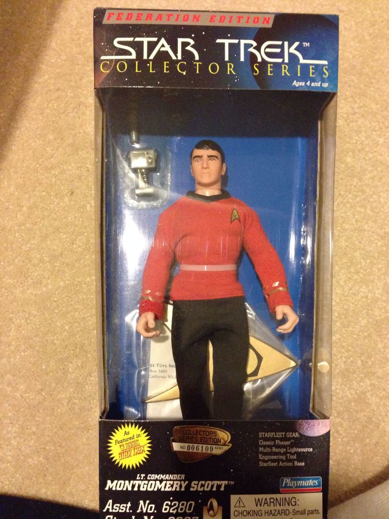 Montgomery Scott - Playmates (Star Trek Collector Series) action figure collectible [Barcode 043377062936] - Main Image 1
