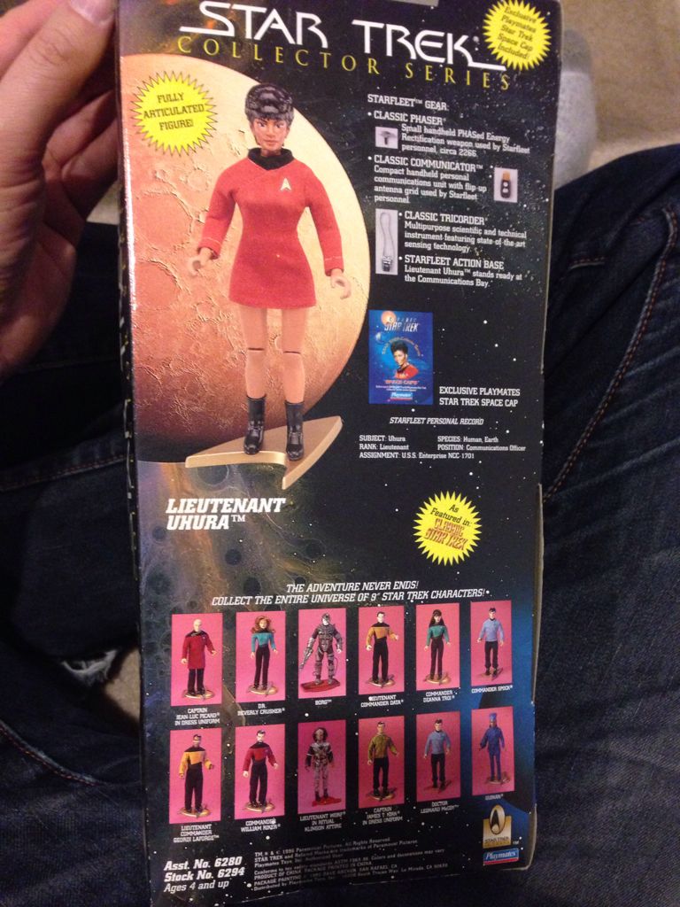 Lt. Uhura - Playmates (Classic Star Trek) action figure collectible [Barcode 043377062943] - Main Image 2