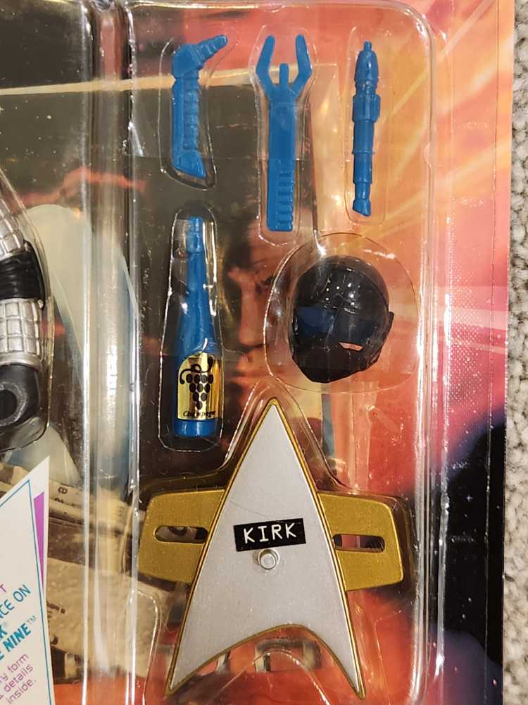 Captain James T. Kirk In Space Suit - Playmates (Star Trek: Generations) action figure collectible [Barcode 043377069300] - Main Image 4