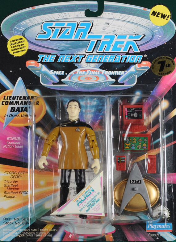 Star Trek TNG: Lieutenant Commander Data in Dress Uniform - Playmates (Star Trek: The Next Generation) action figure collectible [Barcode 043377069416] - Main Image 1