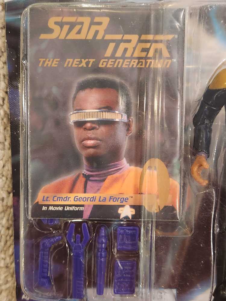 Lieutenant Commander Geordi La Forge in Movie Uniform - Star Trek: The Next Generation - Playmates Toys (Star Trek: The Next Generation) action figure collectible [Barcode 043377069607] - Main Image 4