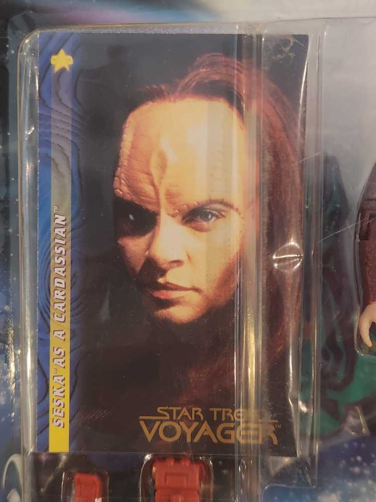 Star Trek - Seska as a Cardassian - Playmates (Star Trek) action figure collectible [Barcode 043377160229] - Main Image 4