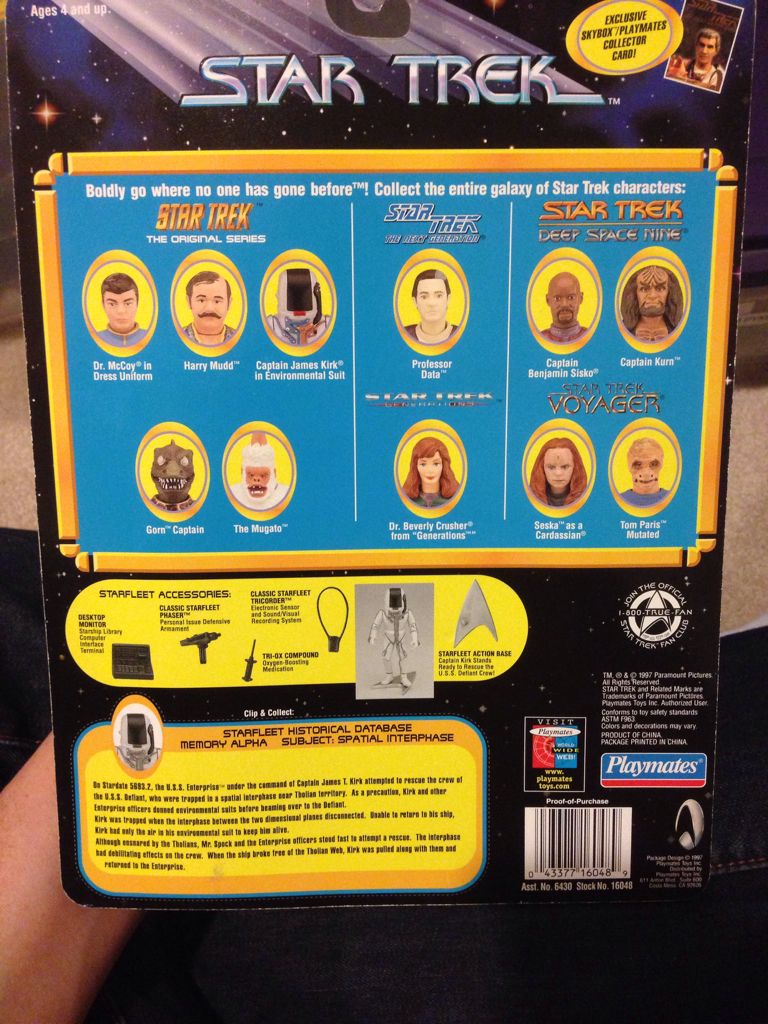 Captain Kirk In Environmental Suit - Playmates (Star Trek: Basic) action figure collectible [Barcode 043377160489] - Main Image 2