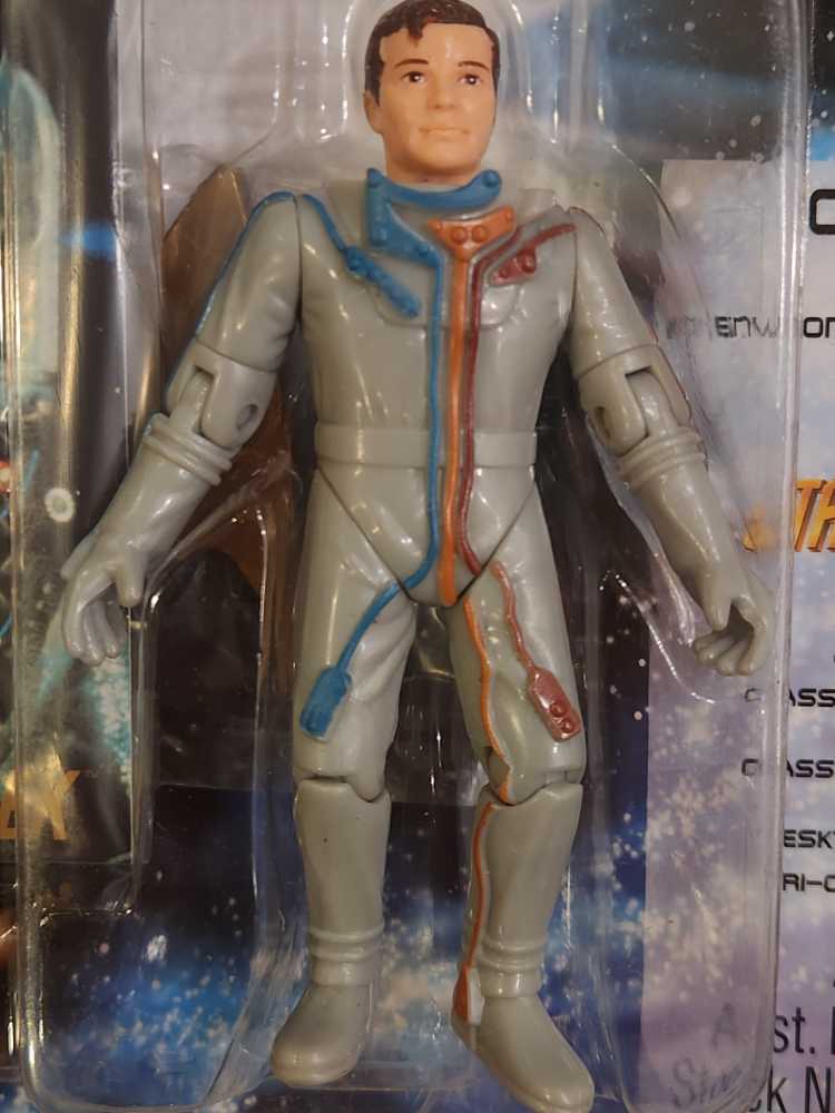 Captain Kirk In Environmental Suit - Playmates (Star Trek: Basic) action figure collectible [Barcode 043377160489] - Main Image 3