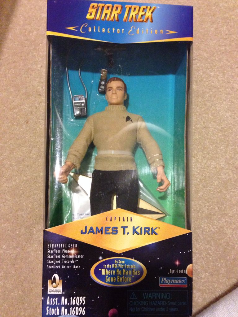Star Trek 9”:Captain Kirk - Playmates Toys (Star Trek Collector Edition) action figure collectible [Barcode 043377160960] - Main Image 2
