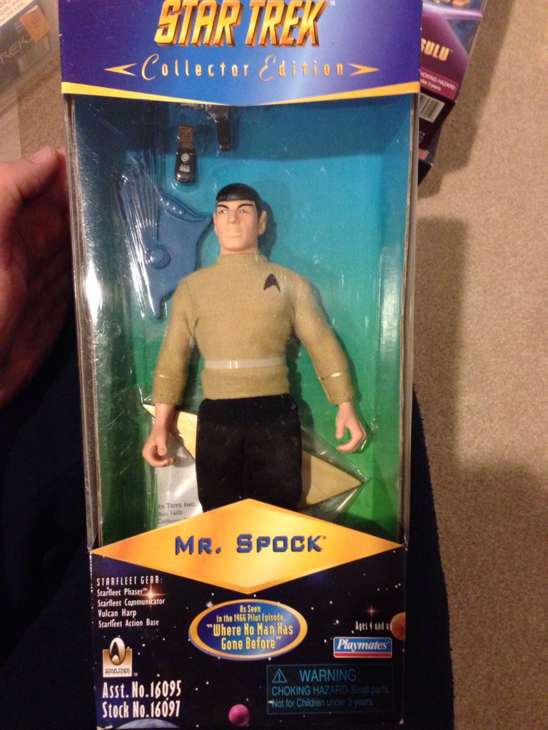 Mr. Spock ”Where No Man Has Gone Before” - Playmates Toys (Star Trek: Collector Series) action figure collectible [Barcode 043377160977] - Main Image 2