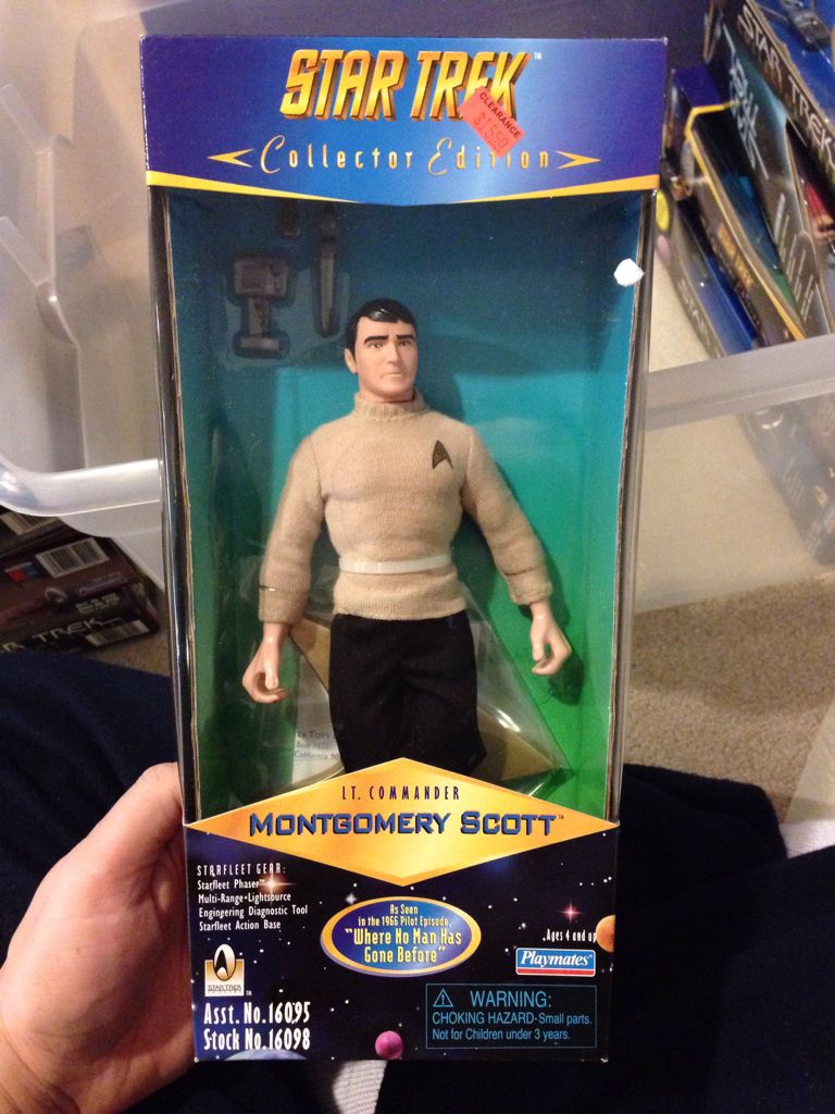 Star Trek (9”) Figure - Lt. Commander Montgomery Scott  ”Where No Man Has Gone Before.” - Playmates (Star Trek: Collector Series) action figure collectible [Barcode 043377160984] - Main Image 2