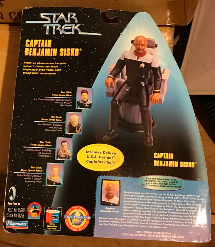 W - Benjamin Sisko - Playmates (Star Trek Warp Factor Series) action figure collectible [Barcode 043377162582] - Main Image 2