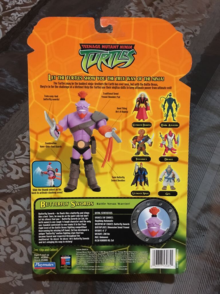 Butterfly Swords - Playmates Toys (Tmnt Battle Nexus) action figure collectible [Barcode 043377530855] - Main Image 2