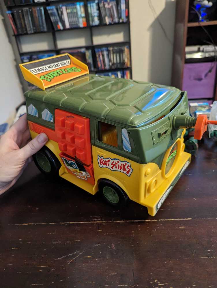 TMNT - Turtle Party Wagon  (Teenage Mutant Ninja Turtles 25th Anniversary) action figure collectible [Barcode 043377549895] - Main Image 2