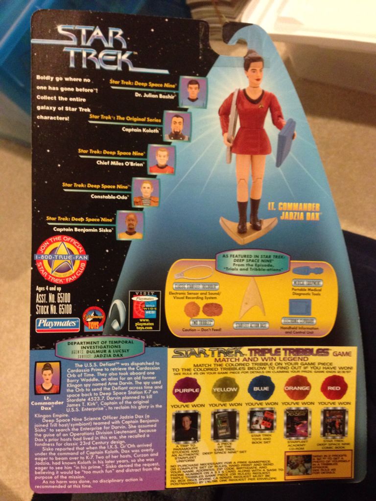 Star Trek: Deep Space Nine - Lieutenant Commander Jadzia Dax (Classic Uniform) - Playmates (Star Trek DS9) action figure collectible [Barcode 043377651086] - Main Image 2