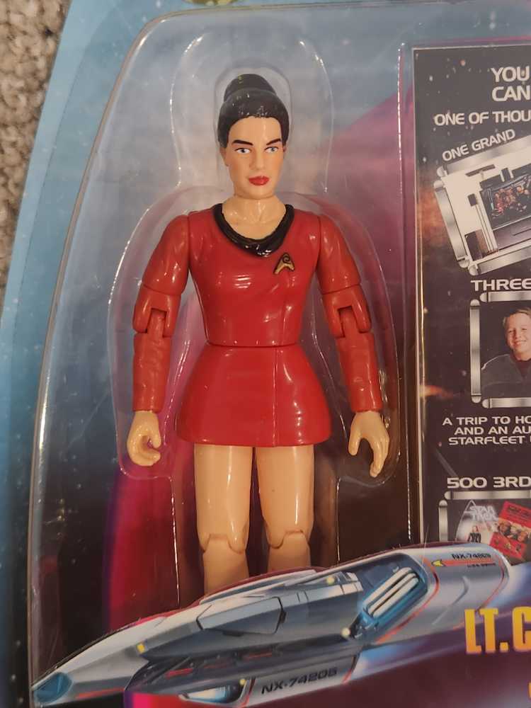 Star Trek: Deep Space Nine - Lieutenant Commander Jadzia Dax (Classic Uniform) - Playmates (Star Trek DS9) action figure collectible [Barcode 043377651086] - Main Image 3