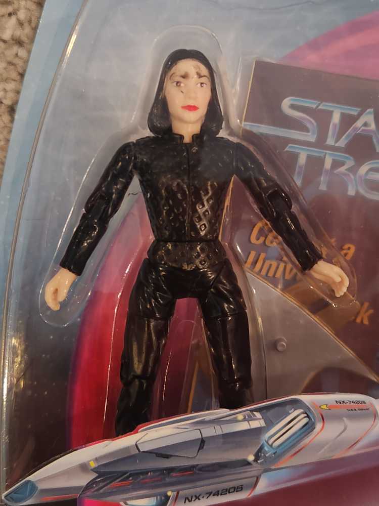 Keiko O’brien - Playmates (Star Trex: Warp Factor) action figure collectible [Barcode 043377651215] - Main Image 3