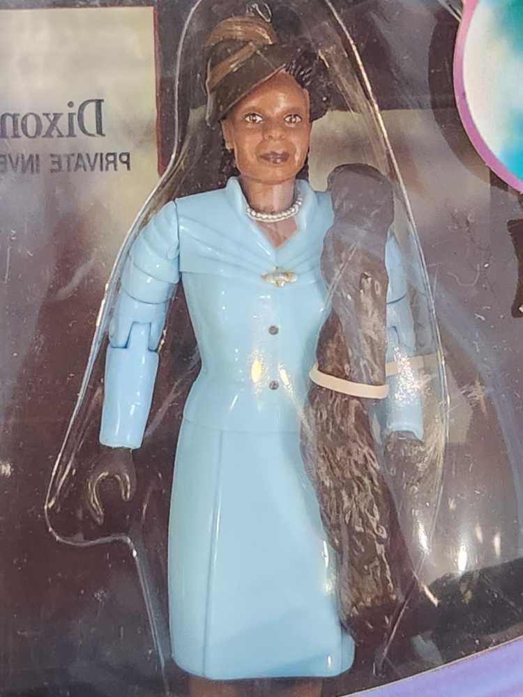 Captain Picard as "Dixon Hill” and Guinan as "Gloria” - Playmates (Star Trex: Warp Factor) action figure collectible [Barcode 043377651819] - Main Image 4