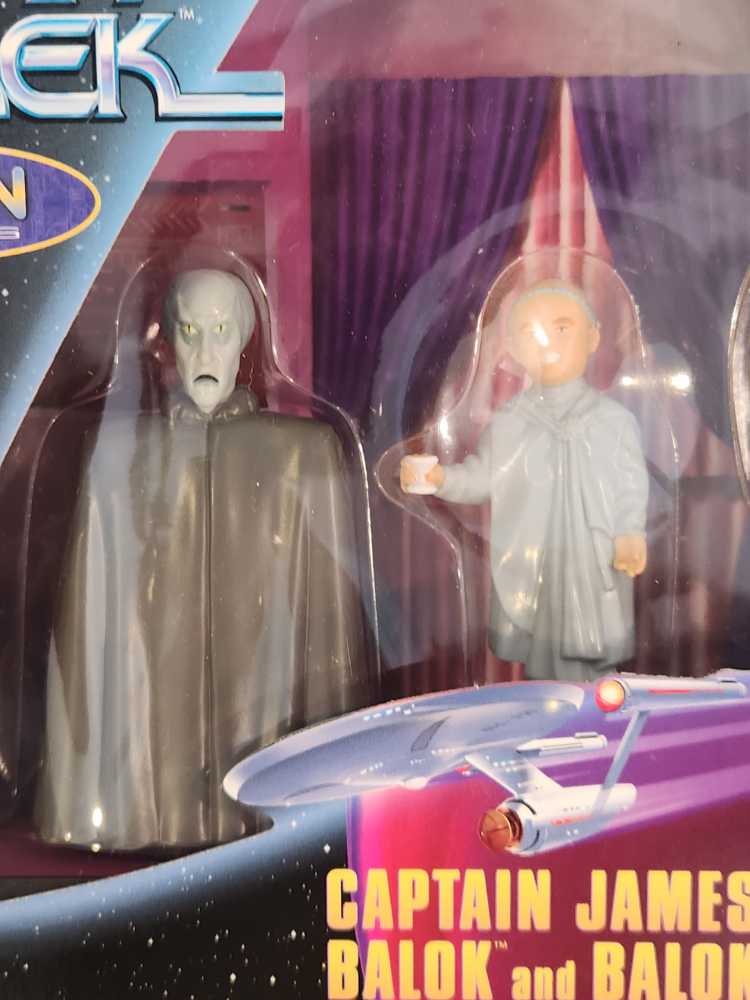 Captain James Kirk With Balok And Balok’s Puppet - Playmates (Star Trek TOS) action figure collectible [Barcode 043377651826] - Main Image 3