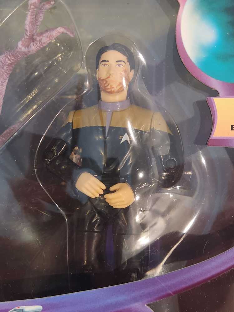 Star Trek Harry Kim & Species 8472 Twin Pack - Playmates (Multi-Packs & Boxed Sets) action figure collectible [Barcode 043377651925] - Main Image 4