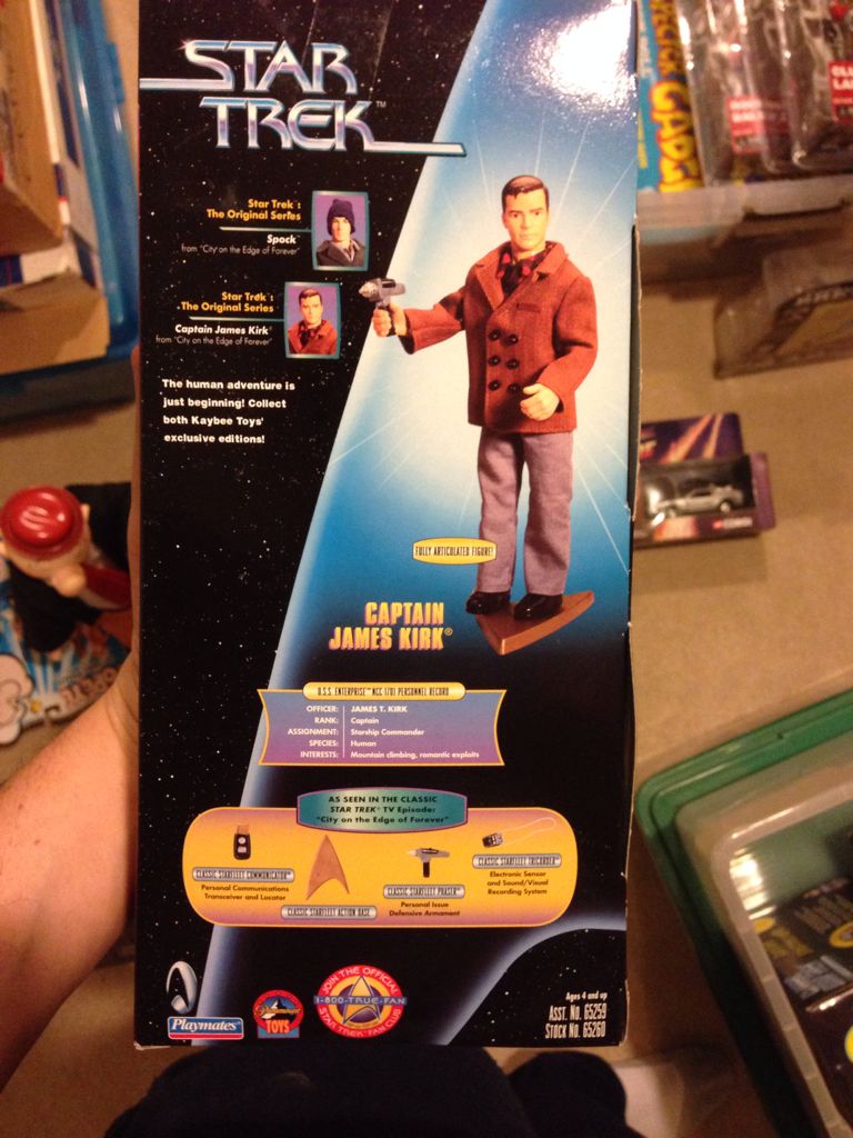 Star Trek - Captain Kirk ”City On The Edge Of Forever” - Playmates Toys (Star Trek 12” Figures) action figure collectible [Barcode 043377652601] - Main Image 2