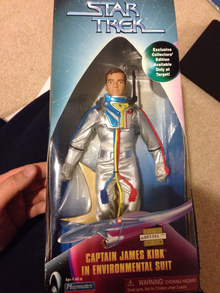 Captain Kirk In Environmental Suit - Playmates Toys (Sta Trek Exclusive) action figure collectible [Barcode 043377656012] - Main Image 2