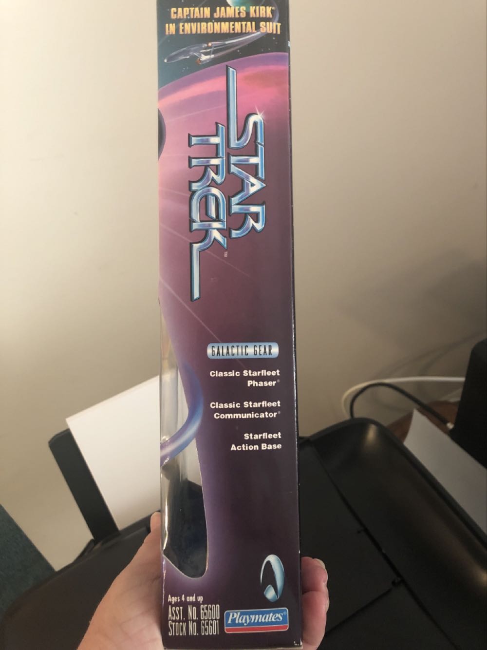 Captain Kirk In Environmental Suit - Playmates Toys (Sta Trek Exclusive) action figure collectible [Barcode 043377656012] - Main Image 4