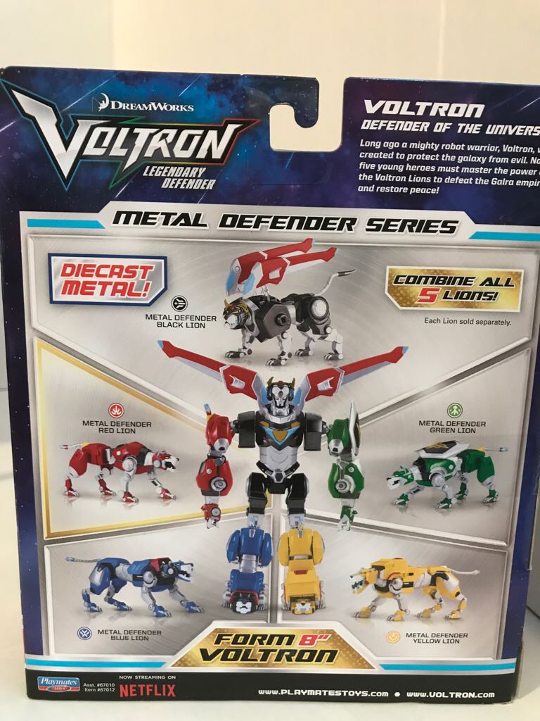 Playmates Toys DreamWorks Voltron Legendary Defender Blue Lion Metal Defender Red lion metal  - Playmates Toys action figure collectible [Barcode 043377670124] - Main Image 2