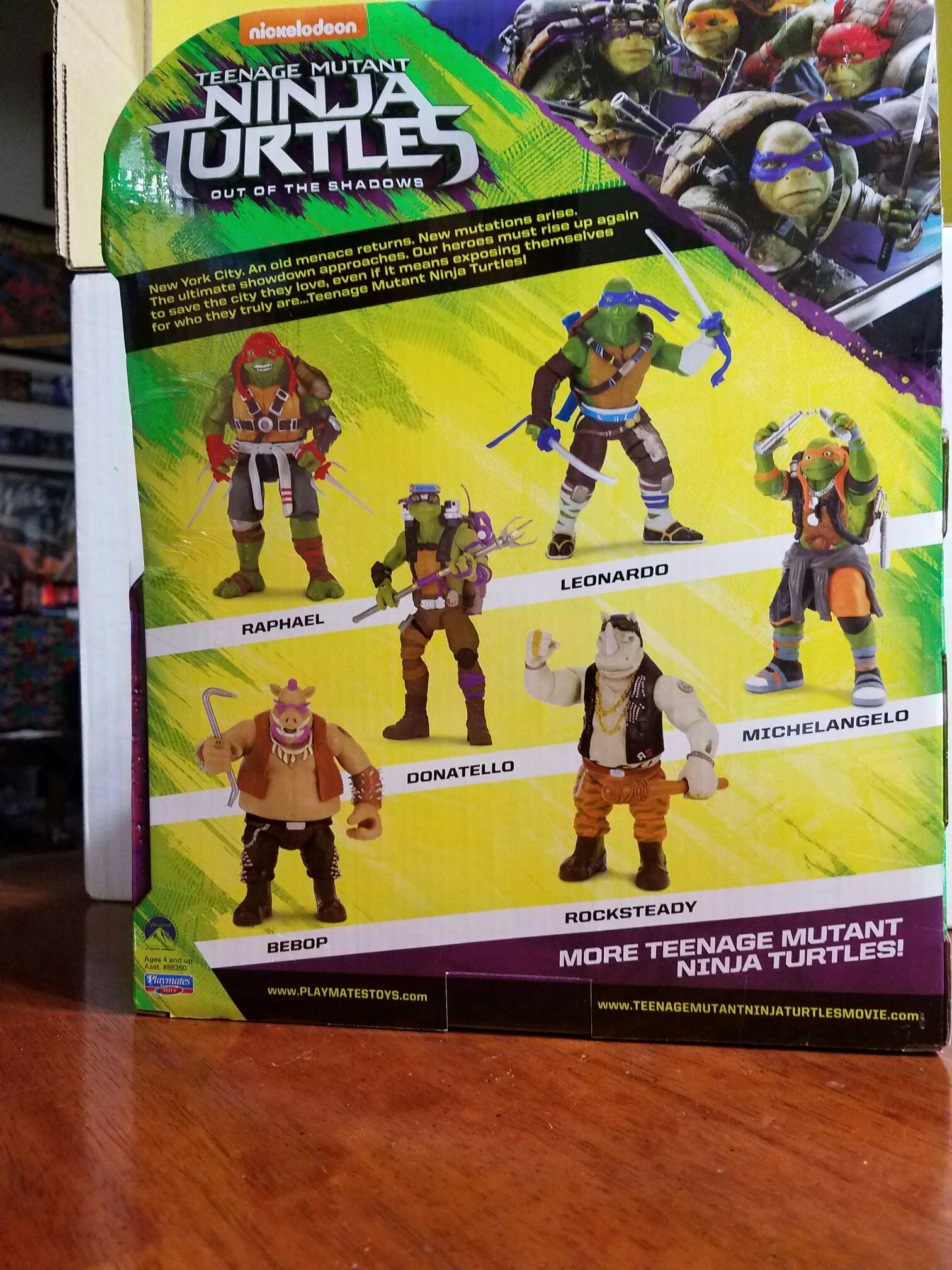 Leonardo - Playmates (TMNT Out of The Shadows) action figure collectible [Barcode 043377883517] - Main Image 2