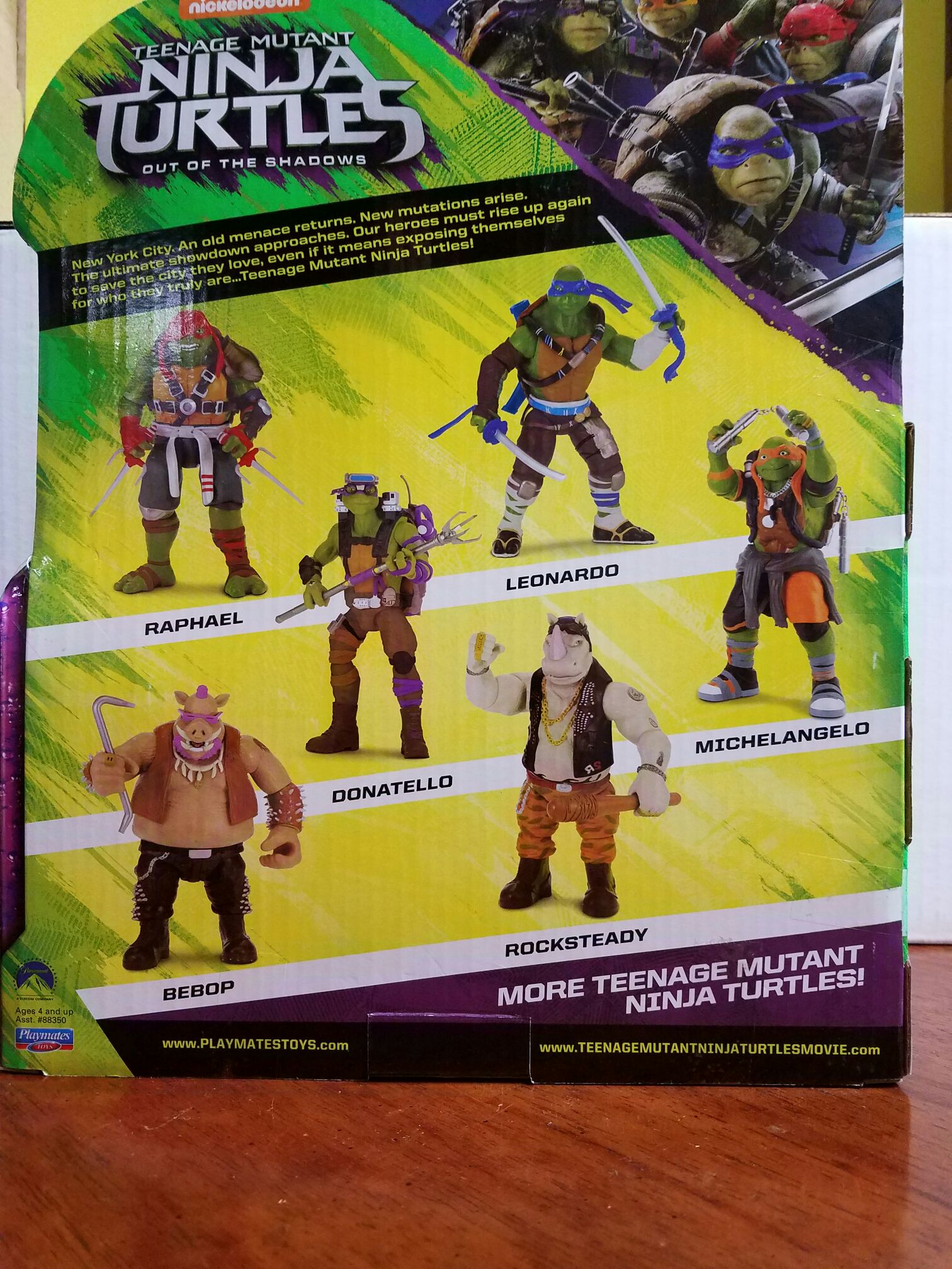 TMNT Donatello out of the shadows - Playmates action figure collectible [Barcode 043377883524] - Main Image 2