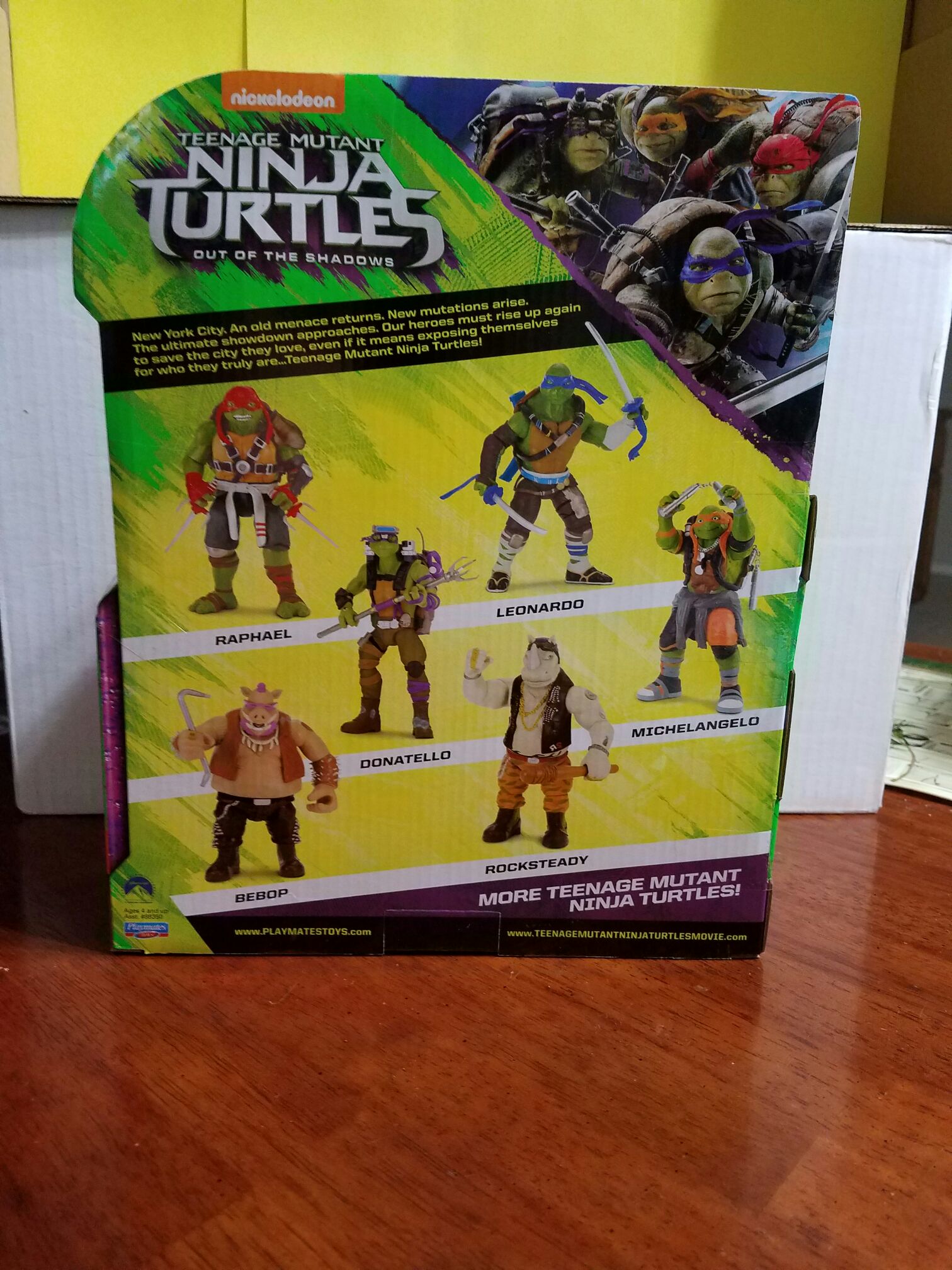 TMNT Michelangelo out of the shadows - Playmates Toys action figure collectible [Barcode 043377883531] - Main Image 2