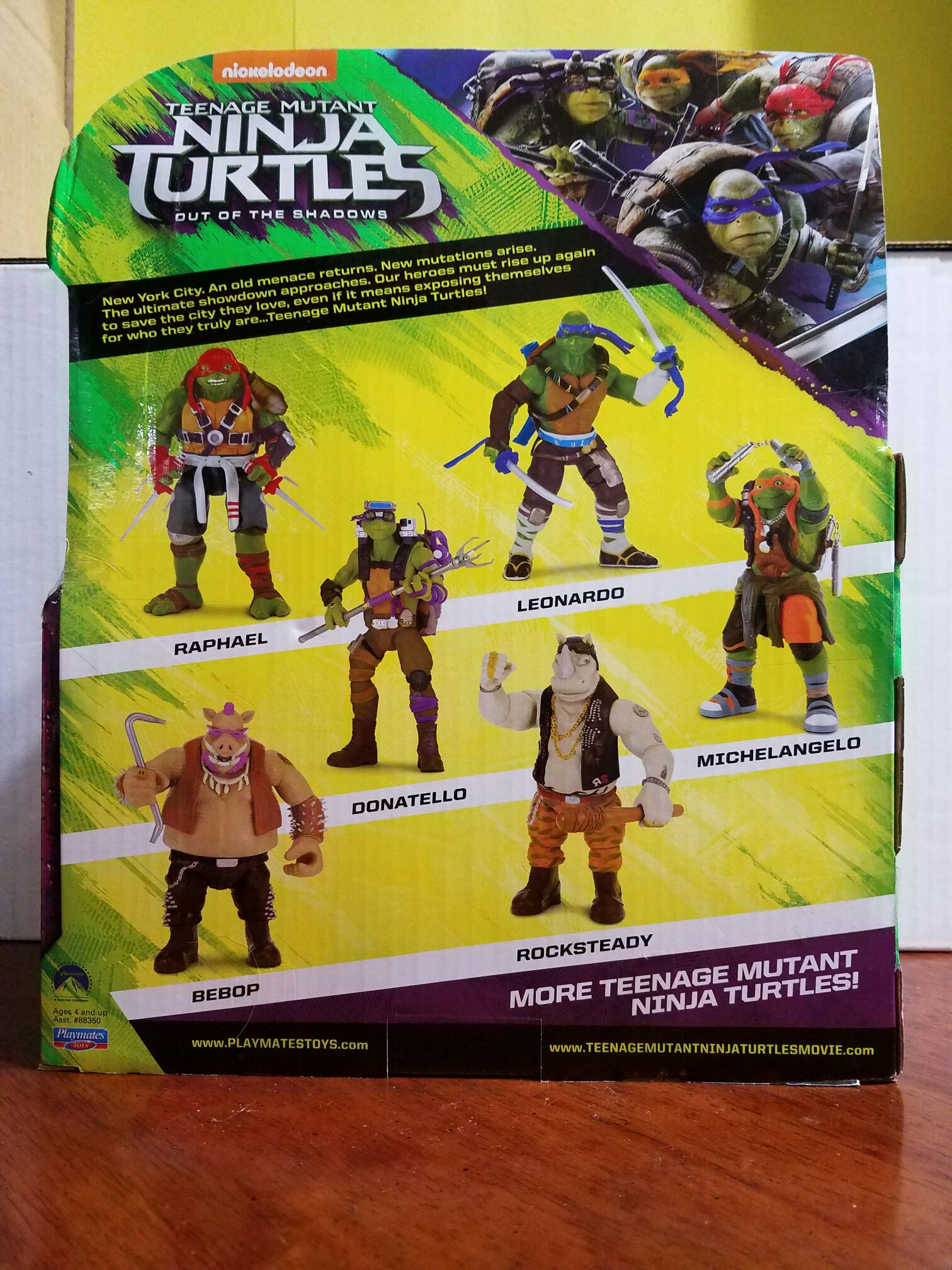 TMNT Raphael out of the shadows - Playmates action figure collectible [Barcode 043377883548] - Main Image 2