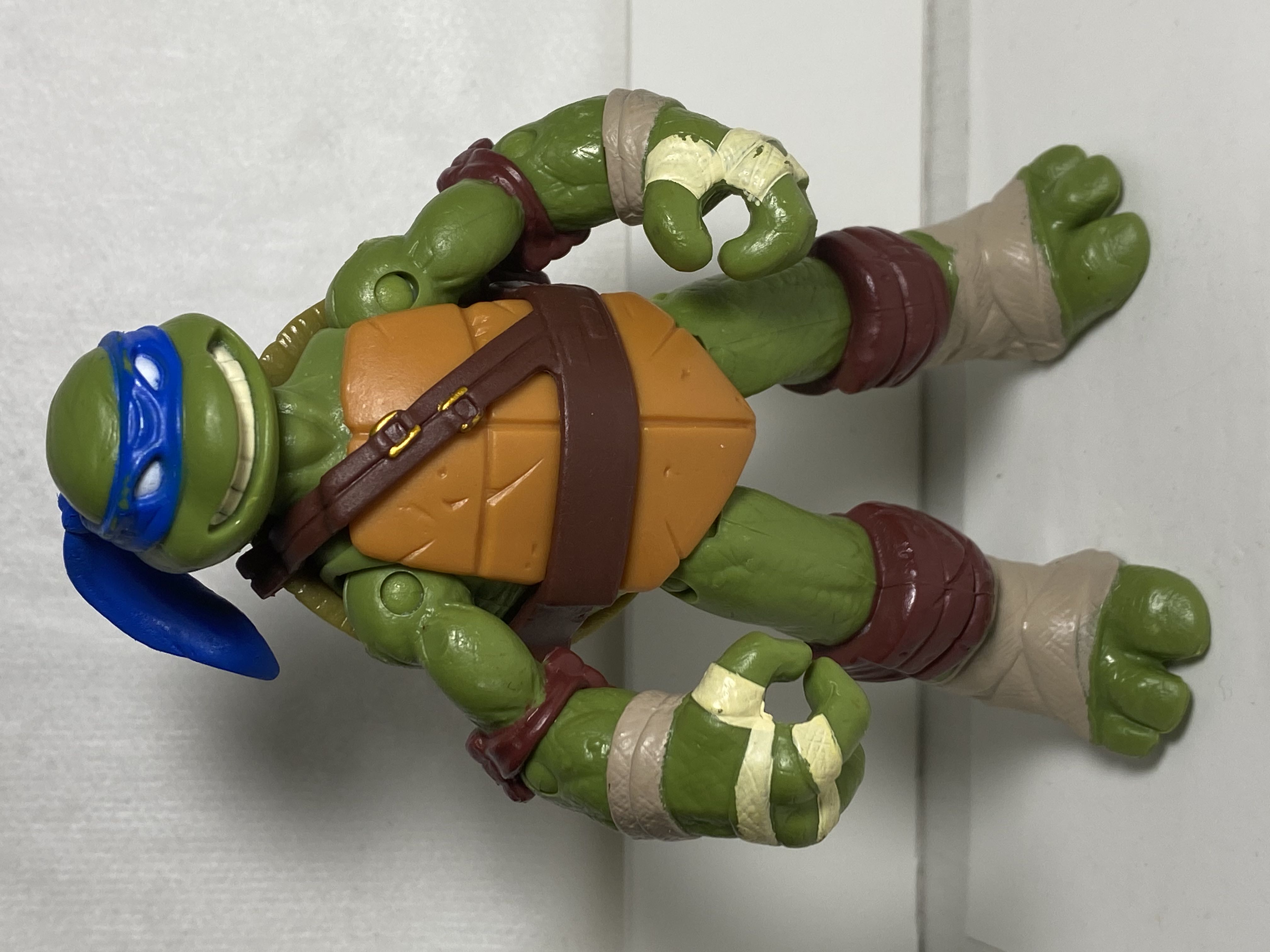 Leonardo - Playmates (Teenage Mutant Ninja Turtles) action figure collectible [Barcode 043377905004] - Main Image 4