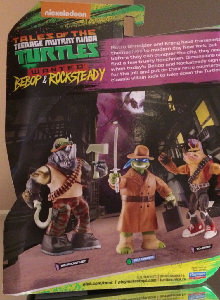 Wanted ‘80s Leonardo - Playmates (Tales Of The Teenage Mutant Ninja Turtles) action figure collectible [Barcode 043377906865] - Main Image 2
