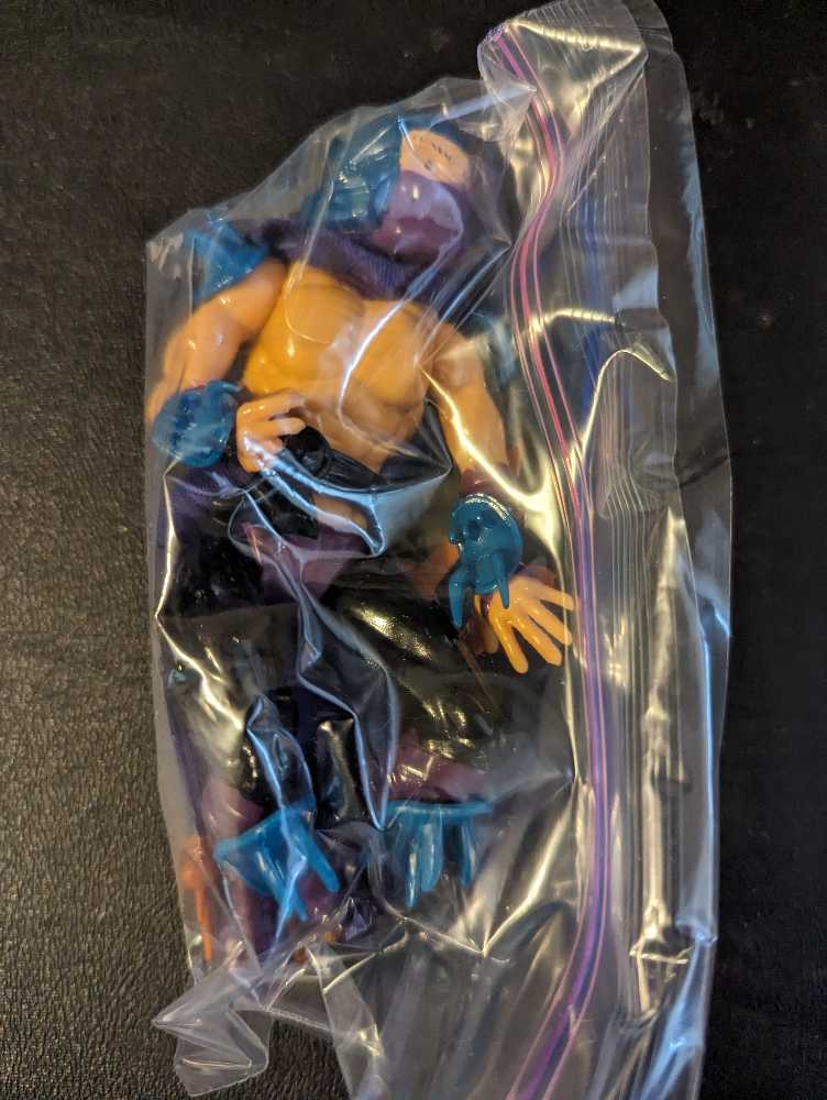 TMNT - Shredder - Playmates Toys (Teenage Mutant Ninja Turtles (1988)) action figure collectible [Barcode 043377909064] - Main Image 3