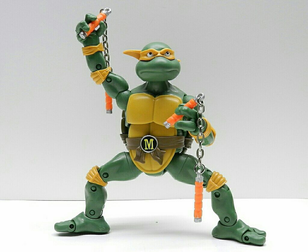 Playmates Classic Collection Teenage Mutant Ninja Turtles Raphael (In Michelangelo Packaging) - Playmates Toys (Teenage Mutant Ninja Turtles) action figure collectible [Barcode 043377910848] - Main Image 2