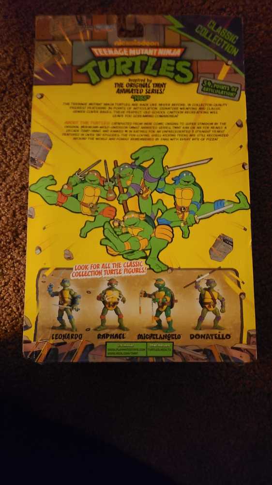 Playmates Classic Collection Teenage Mutant Ninja Turtles Raphael (In Michelangelo Packaging) - Playmates Toys (Teenage Mutant Ninja Turtles) action figure collectible [Barcode 043377910848] - Main Image 3