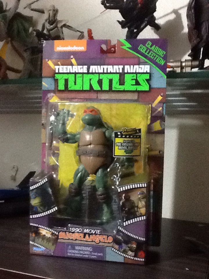 Classic Michelangelo (1990 Movie) - Playmates Toys (Teenage Mutant Ninja Turtles) action figure collectible [Barcode 043377910909] - Main Image 2