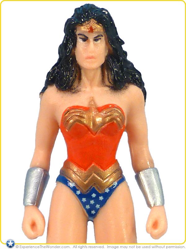 Justice League Collectible Figure: Wonder Woman  - East West Distributing Co. (DC Comics) action figure collectible [Barcode 049022881884] - Main Image 2