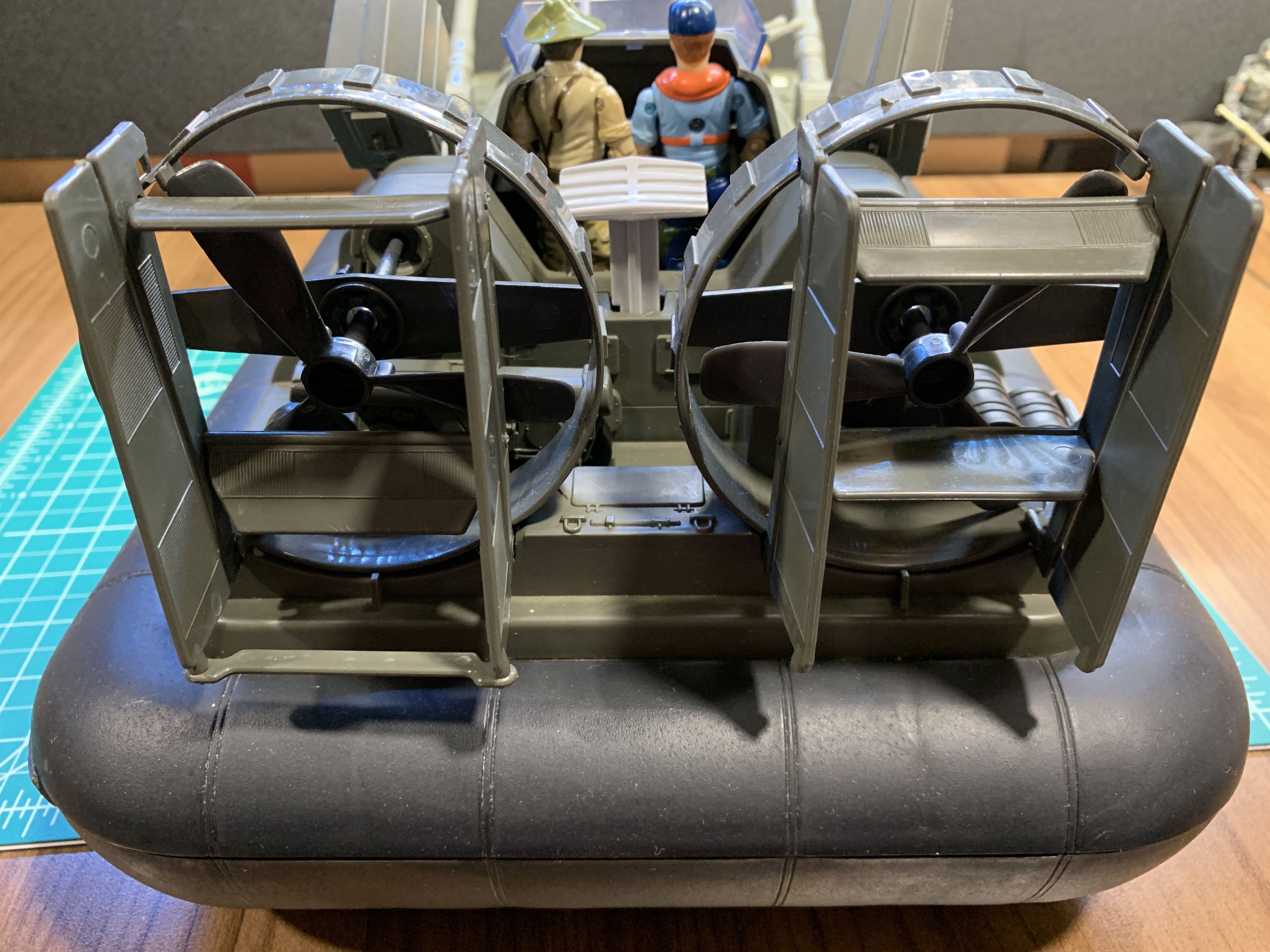 G.I. Joe: Killer W.H.A.L.E. Hovercraft - Hasbro (G.I. Joe - A Real American Hero) action figure collectible [Barcode 068597060050] - Main Image 3