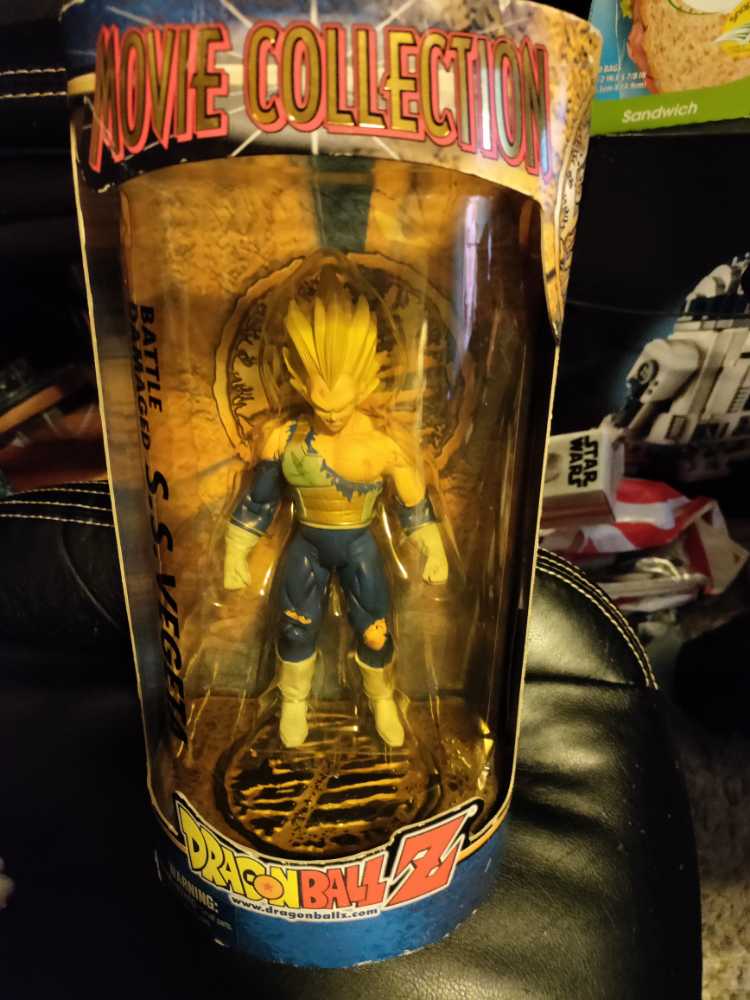 DragonBall Z: Movie Collection Battle Damaged S.S. Vegeta - Funimation (DBZ: Movie Collection) action figure collectible [Barcode 069545367238] - Main Image 2