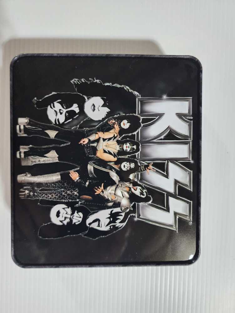 Pez Kiss Gift Set #12-07-2104 - PEZ Candy Inc. (KISS) action figure collectible [Barcode 073621008861] - Main Image 3