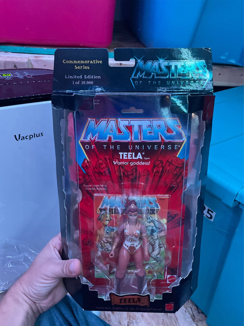 Teela - Mattel (Masters Of The Universe) action figure collectible [Barcode 074299289972] - Main Image 2