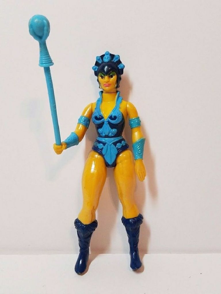 Evil-Lyn - Mattel (Masters Of The Universe) action figure collectible [Barcode 074299289996] - Main Image 2