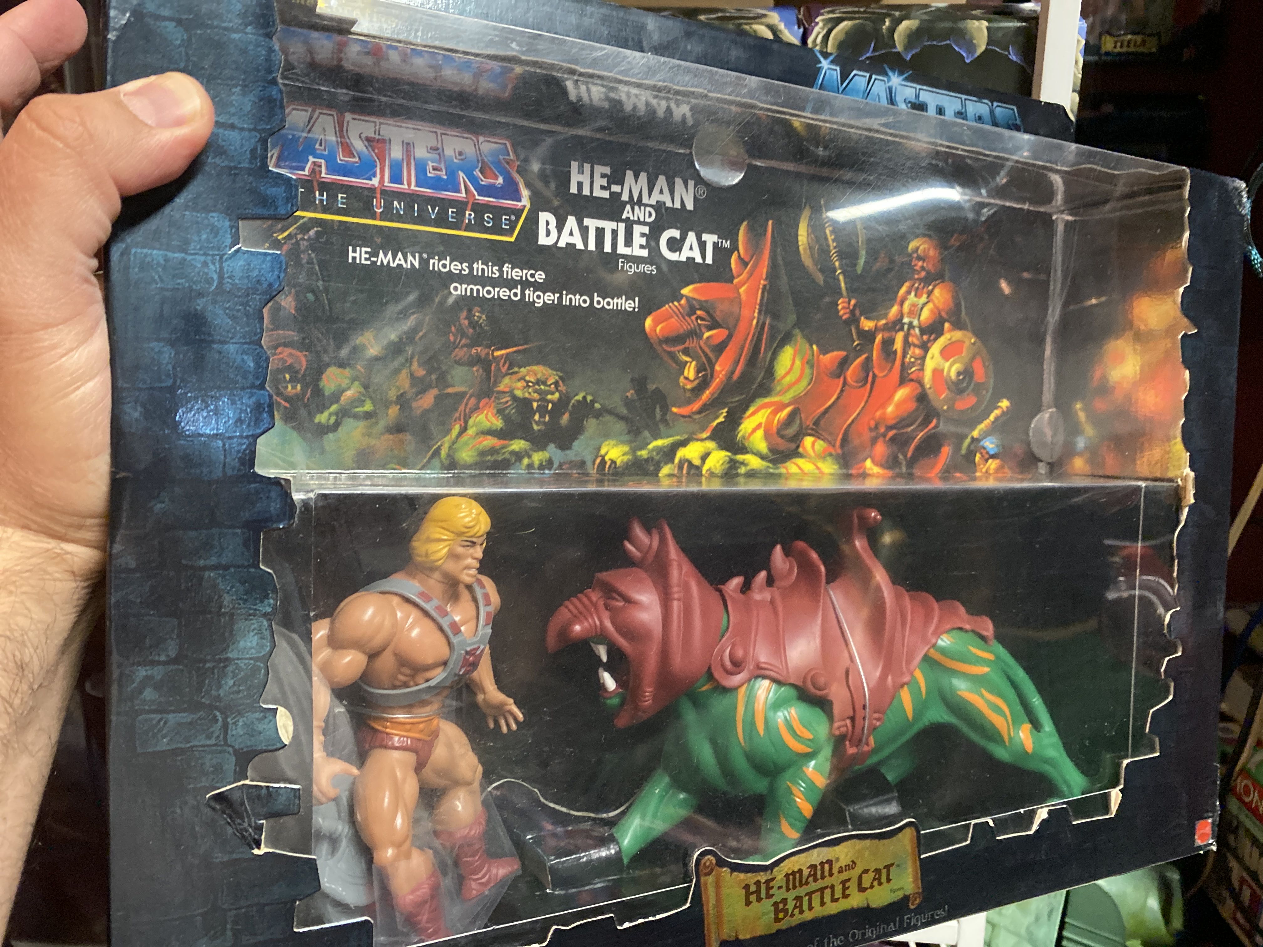He-Man and Battle Cat - Mattel (Masters Of The Universe) action figure collectible [Barcode 074299291661] - Main Image 3