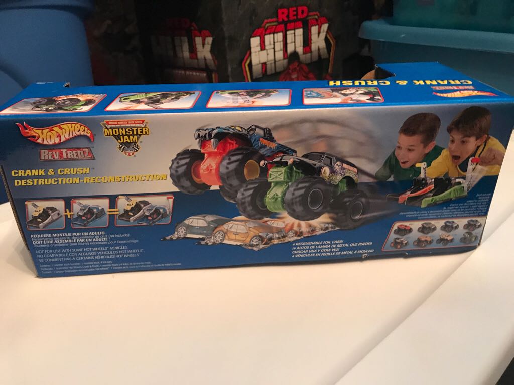 Hot Wheels Monster Jam - Crank And Crush Hulk  action figure collectible [Barcode 074299470806] - Main Image 2