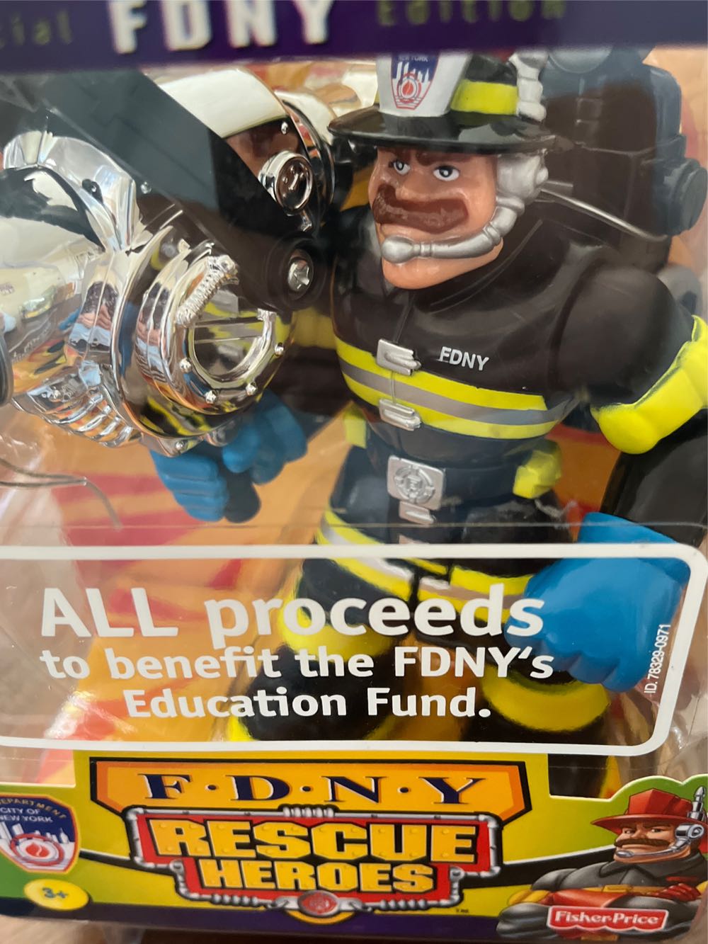 Rescue Heroes Billy Blazes FDNY - Fisher-price (Rescue Heroes) action figure collectible [Barcode 075380783294] - Main Image 4
