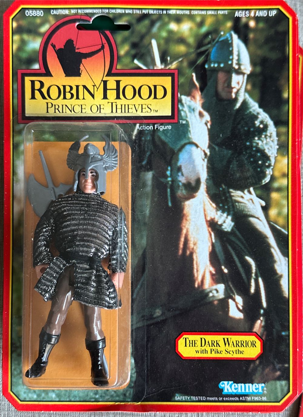 Robin Hood - The Dark Warrior - Kenner (Robin Hood Prince Of Thieves) action figure collectible [Barcode 076281058801] - Main Image 3