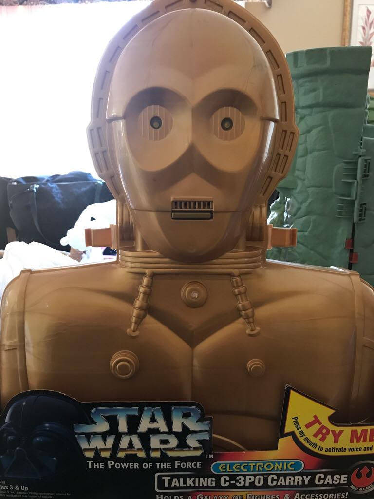 Star Wars - Talking C-3PO Carry Case - Hasbro (Star Wars - The Power Of The Force (Red Back)) action figure collectible [Barcode 076281276090] - Main Image 1