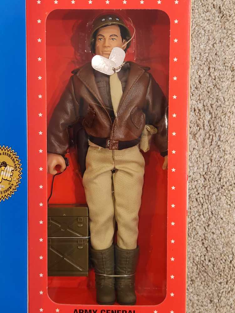Army General - Hasbro (G.I. Joe: Classic Collection: 12” Figures) action figure collectible [Barcode 076281276632] - Main Image 3