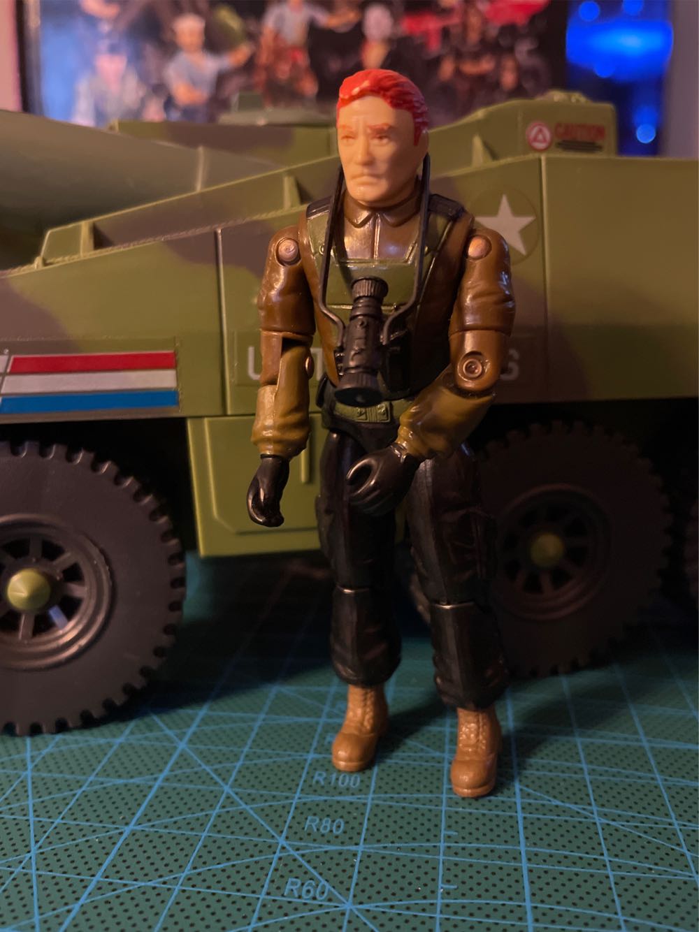 Slugger - Hasbro (Series 3) action figure collectible [Barcode 076281280097] - Main Image 2