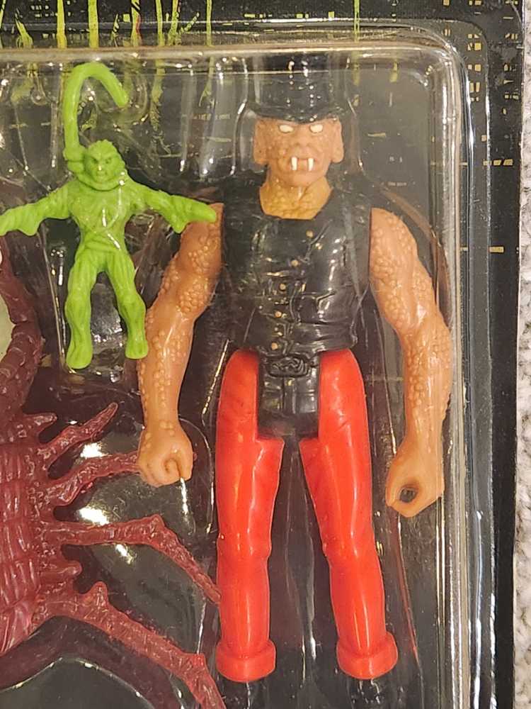 Dr. Deemo - Kenner (Swamp Thing) action figure collectible [Barcode 076281413105] - Main Image 3