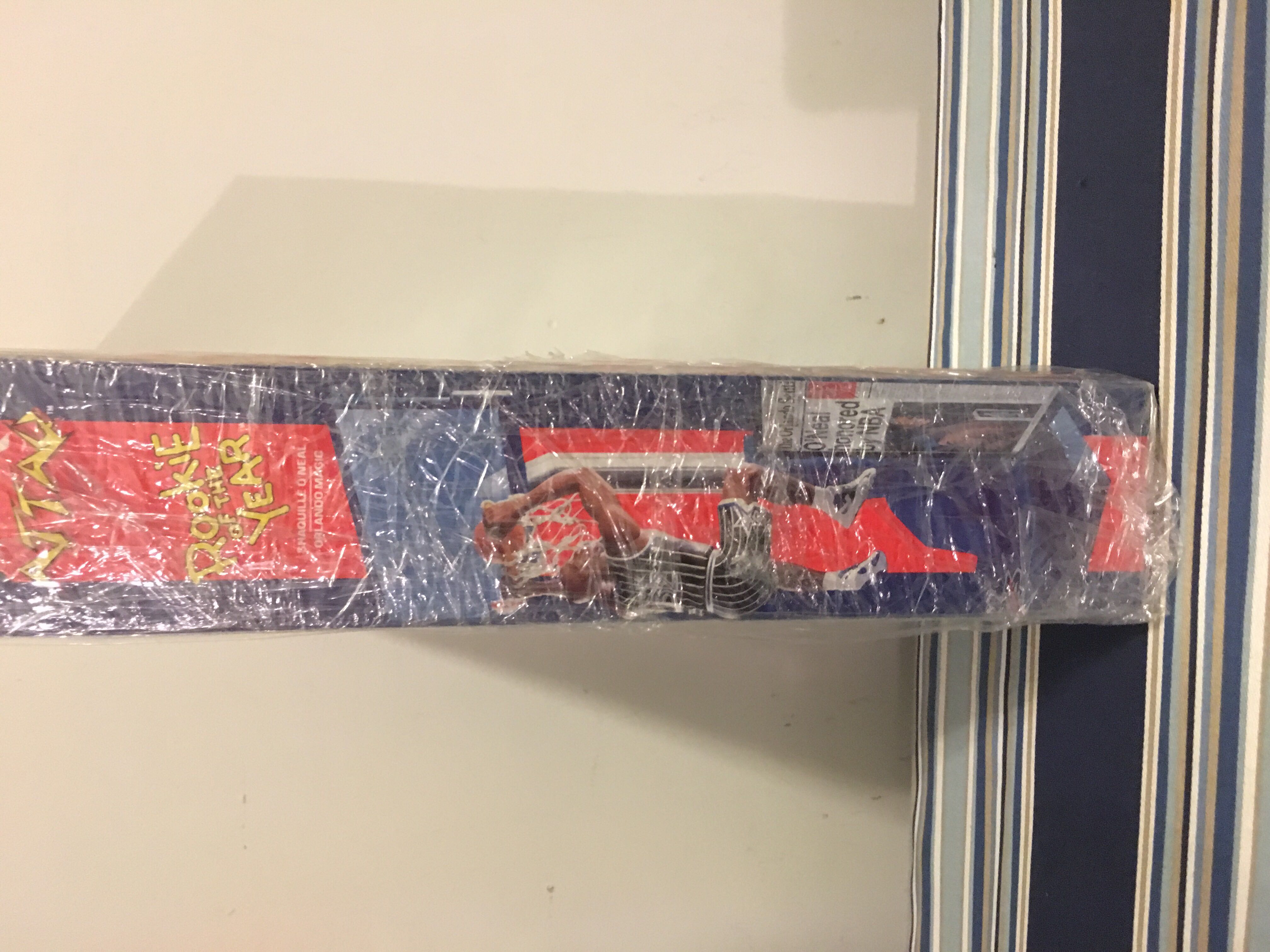 Shaquille O’Neal • Rookie Of The Year - Kenner (Shaq Attaq) action figure collectible [Barcode 076281612065] - Main Image 3